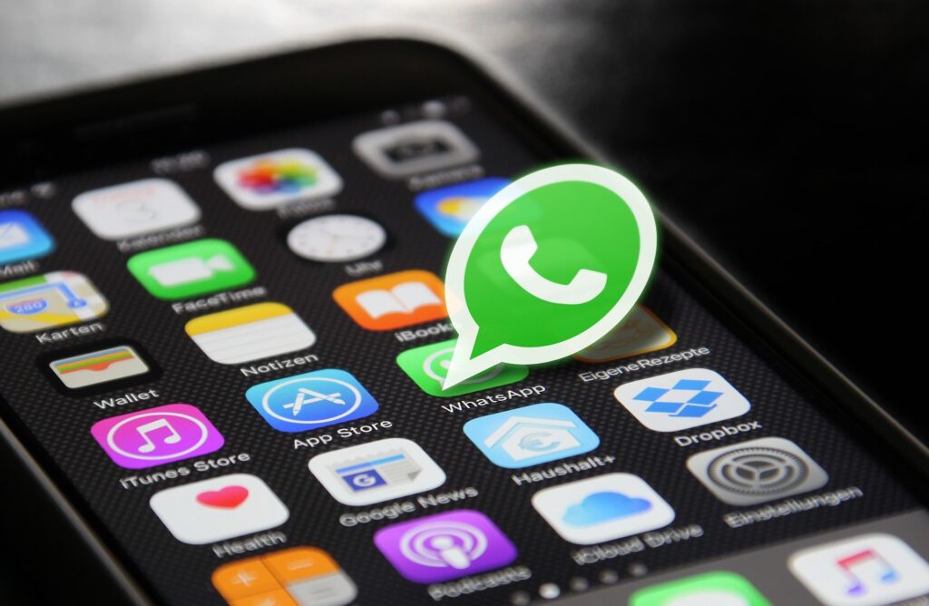 تطبيقات تستهلك البطارية والإنترنت وكيف تكتشفها من إعدادات الجوال